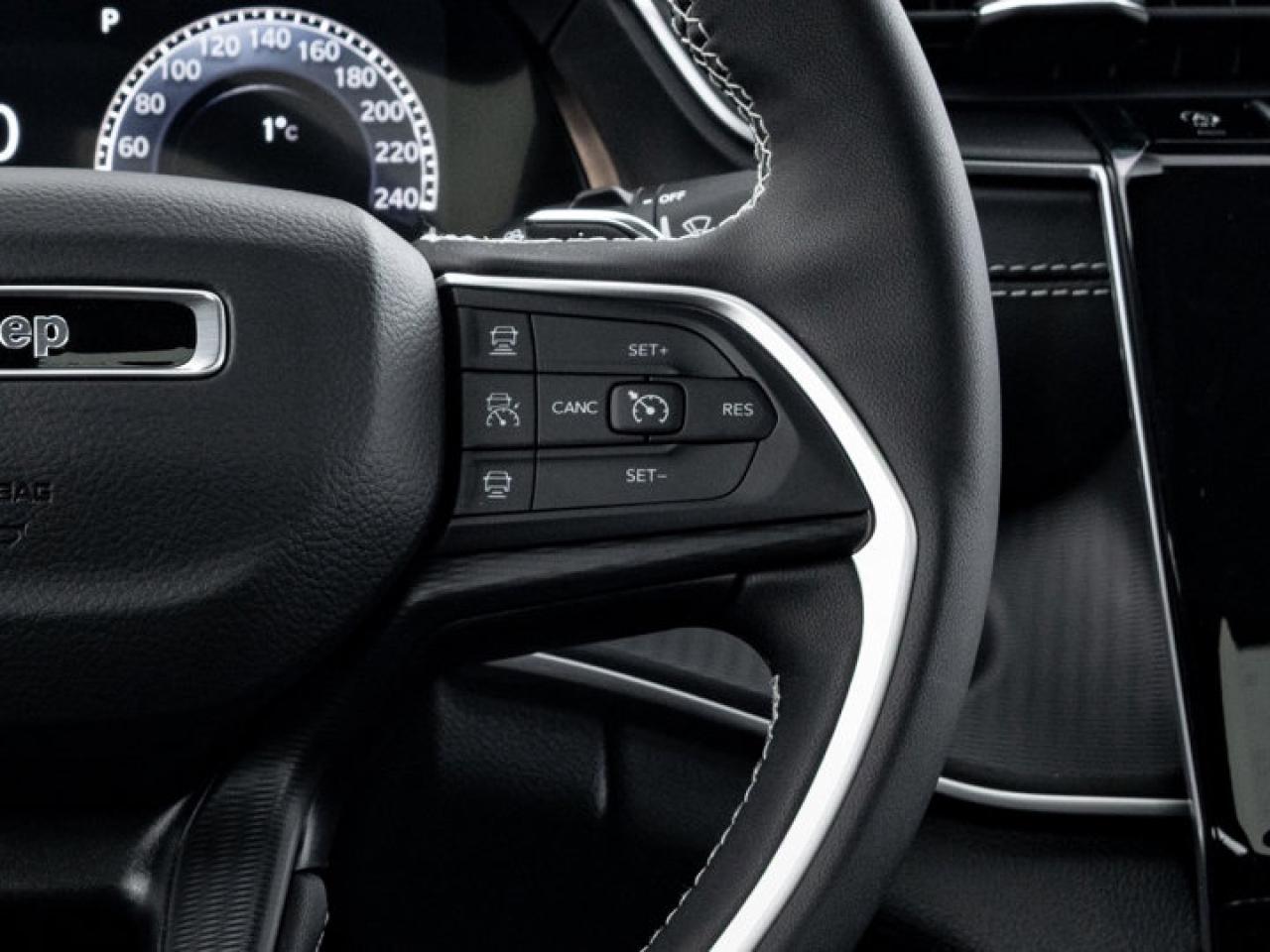 2025 Jeep Grand Cherokee Altitude Photo