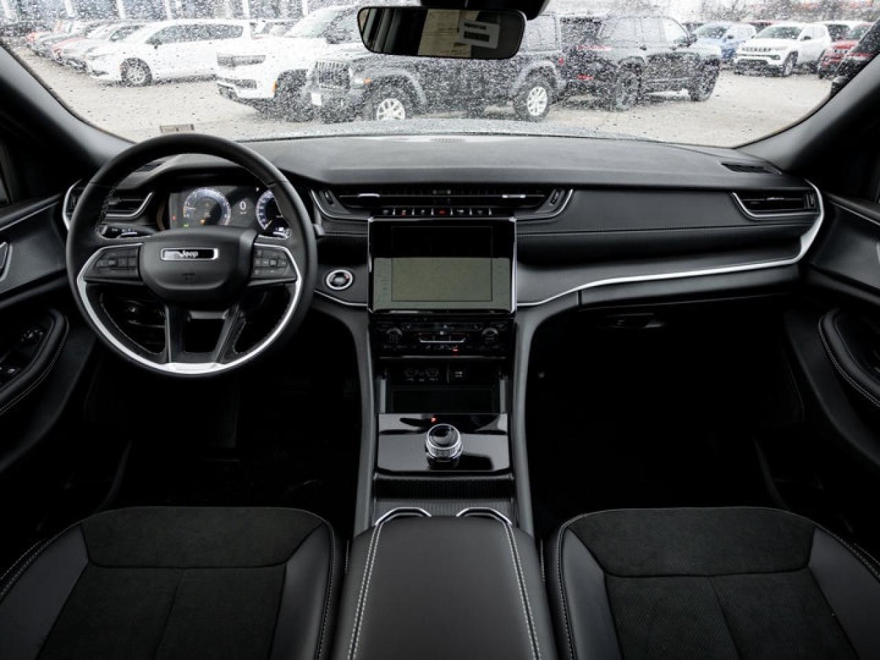 2025 Jeep Grand Cherokee Altitude Photo