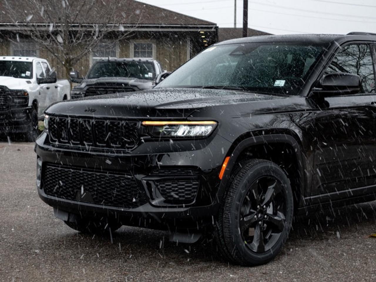2025 Jeep Grand Cherokee Altitude Photo