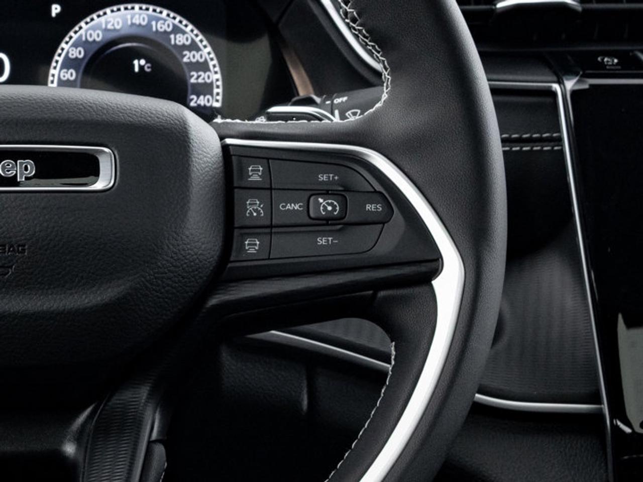 2025 Jeep Grand Cherokee Altitude Photo