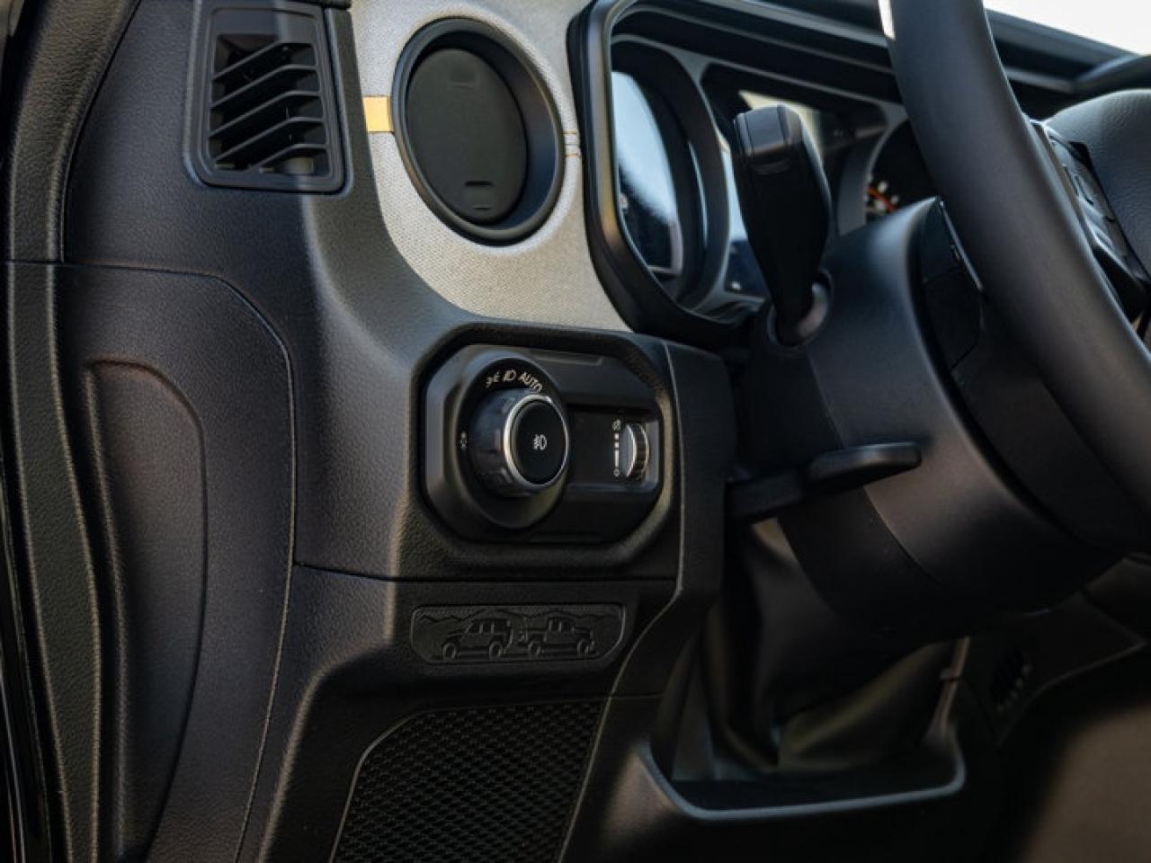 2026 Jeep Wrangler Sport S Photo