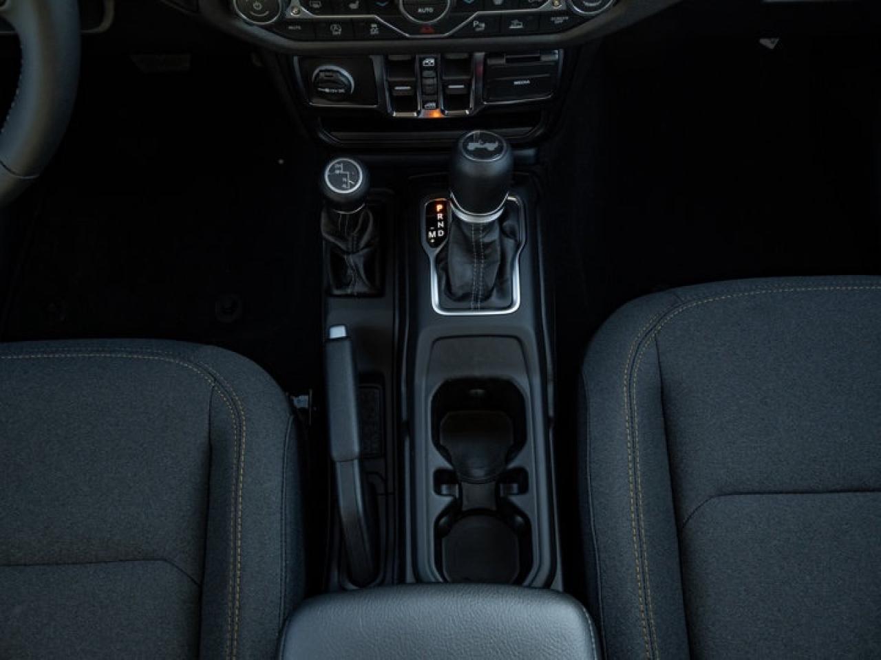 2026 Jeep Wrangler Sport S Photo