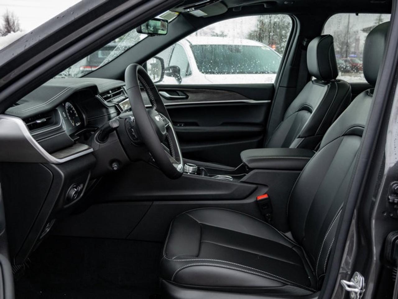 2025 Jeep Grand Cherokee Limited Photo