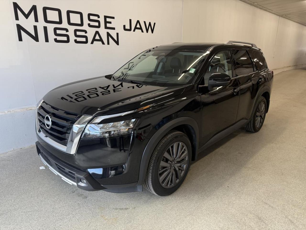 Used 2024 Nissan Pathfinder SL 4WD for sale in Moose Jaw, SK