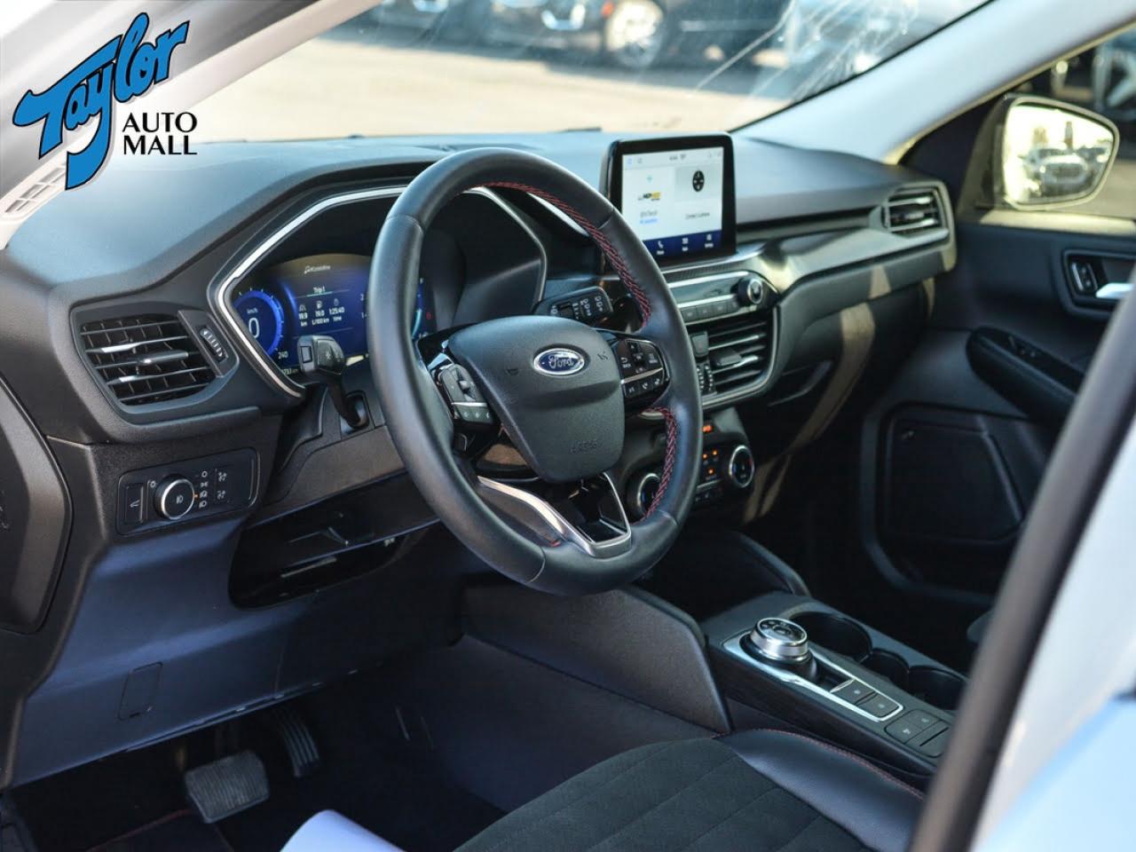 2022 Ford Escape SEL Photo