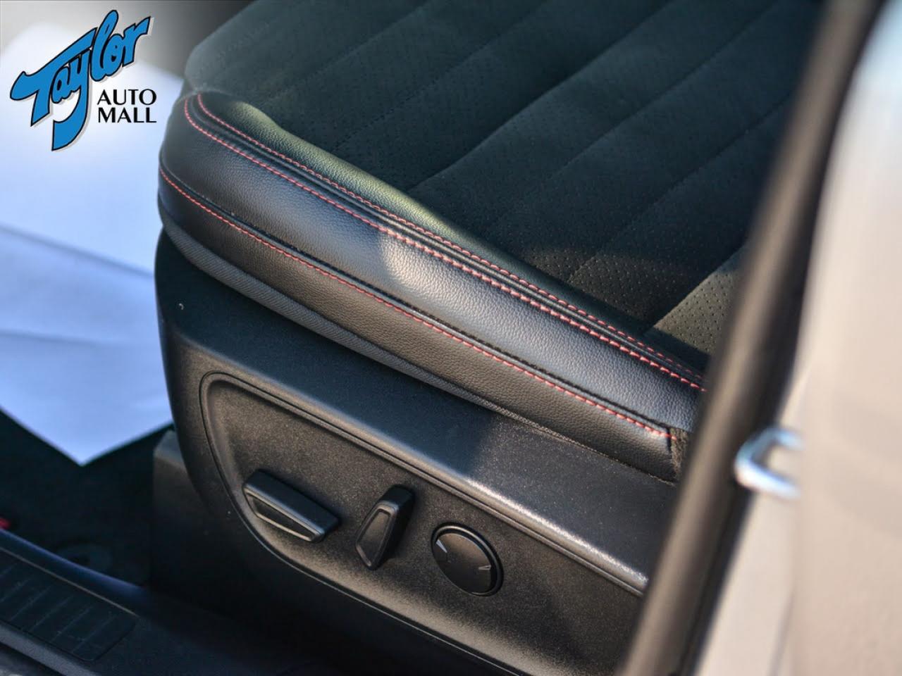 2022 Ford Escape SEL Photo