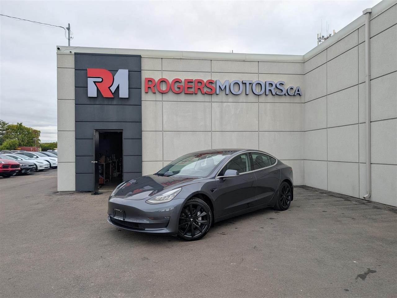 Photo of Gray 2019 Tesla Model 3