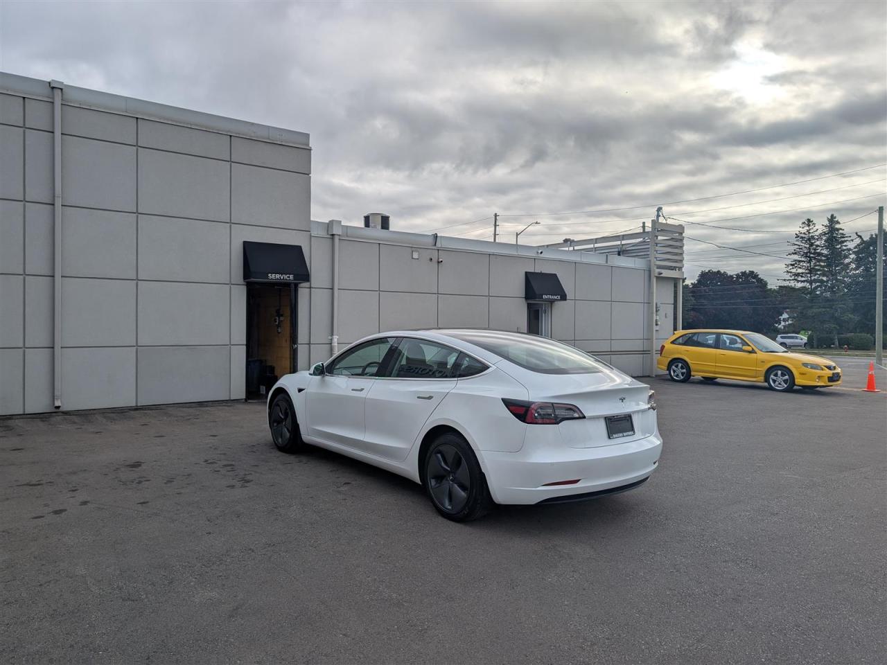 2020 Tesla Model 3 STANDARD RANGE PLUS Photo3