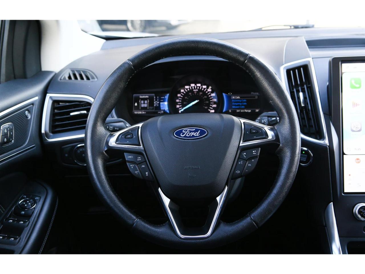2022 Ford Edge TITANIUM - AWD - Navigation - Panorama Roof-  Leather Seats - Apple Car Play - Dual Zone Climate - Adaptive Cruise Photo