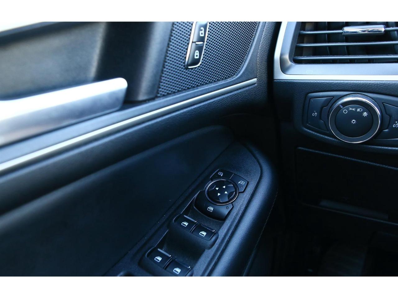 2022 Ford Edge SEL - AWD - Navigation - Leather Seats - Apple Car Play - Dual Zone Climate - Adaptive Cruise Photo