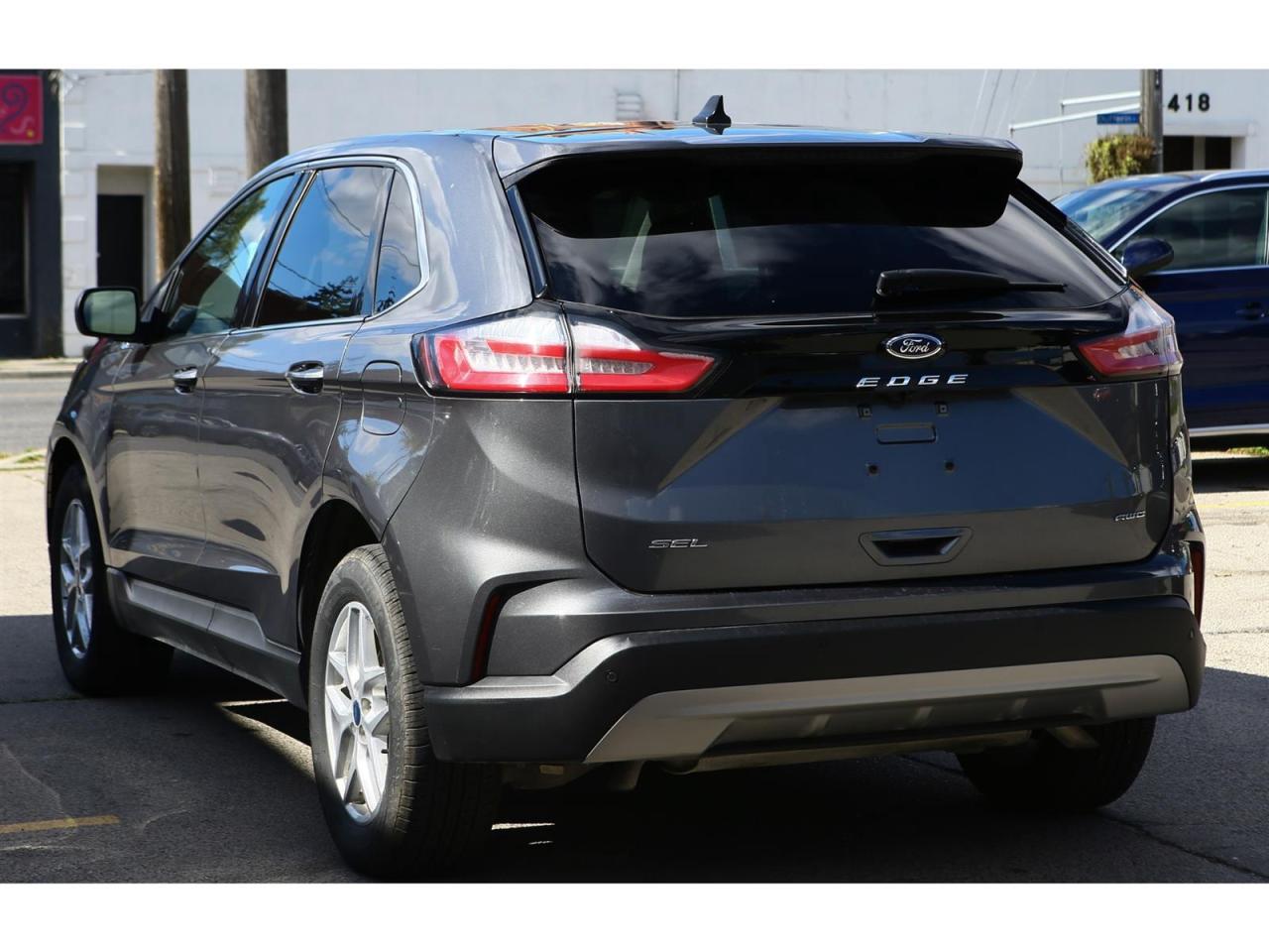 2022 Ford Edge SEL - AWD - Navigation - Leather Seats - Apple Car Play - Dual Zone Climate - Adaptive Cruise Photo4