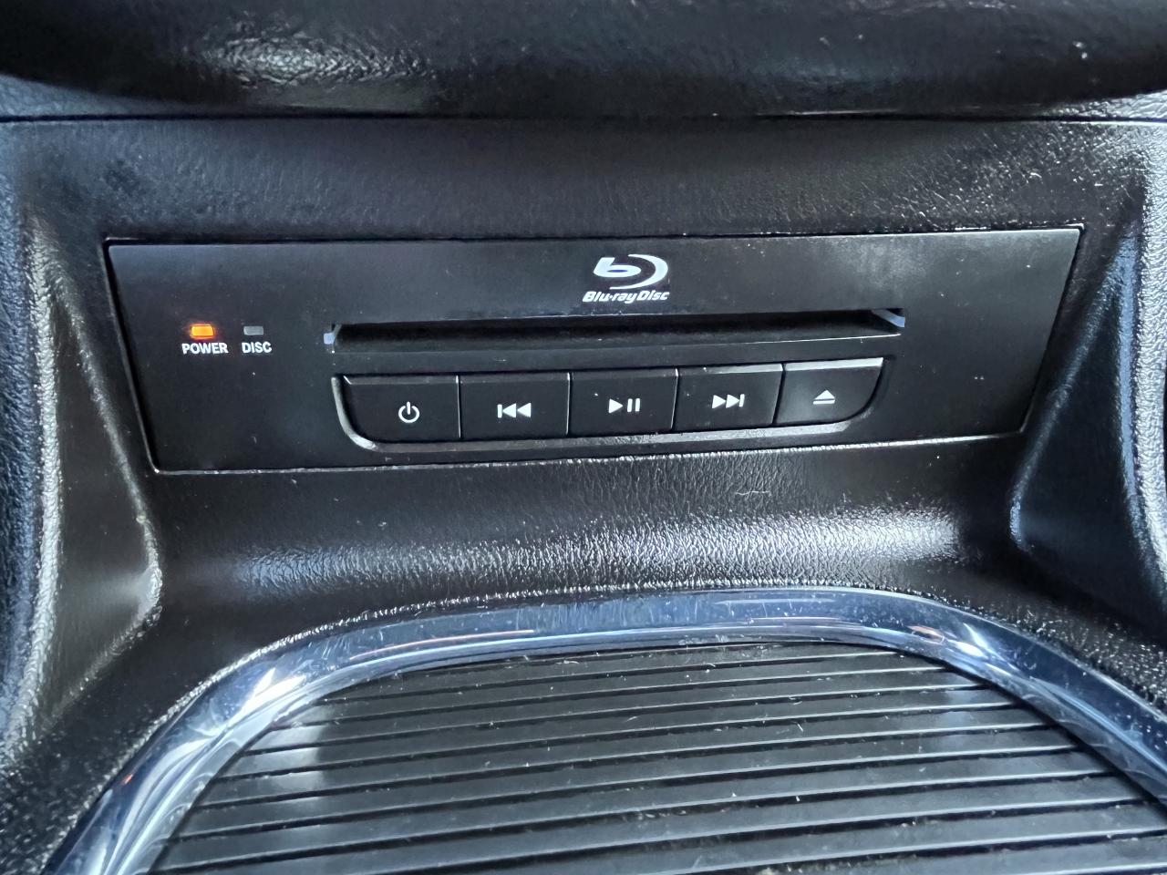 2015 Chrysler Town & Country S Photo