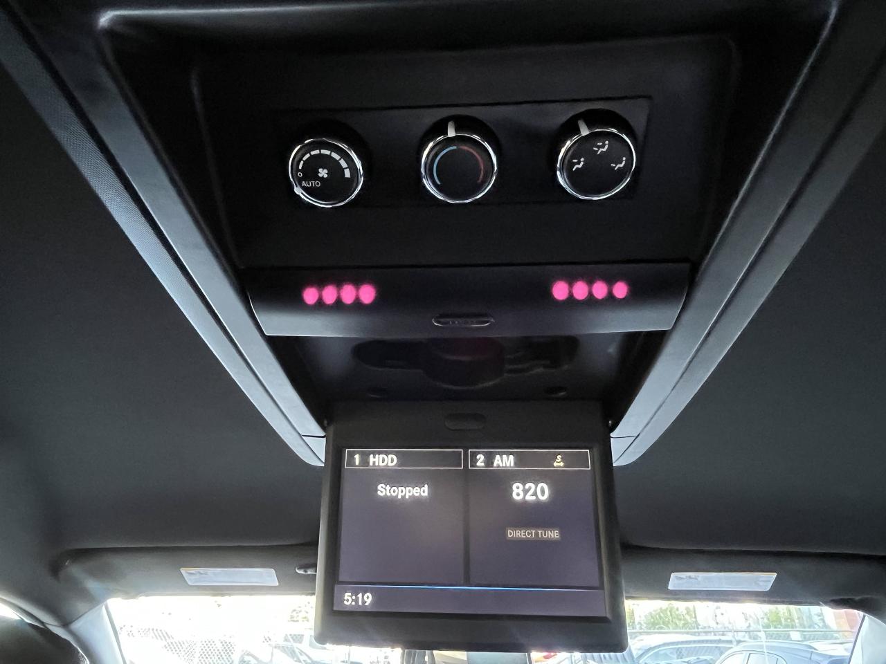 2015 Chrysler Town & Country S Photo