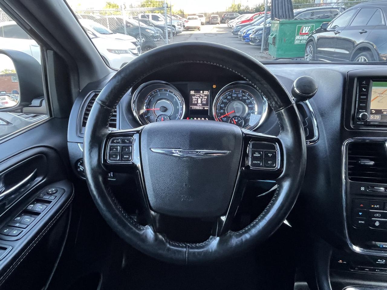 2015 Chrysler Town & Country S Photo