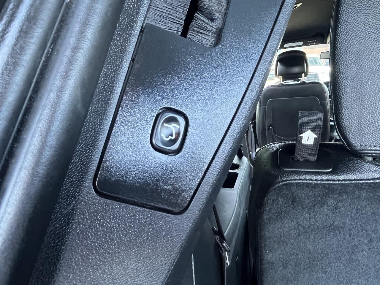 2015 Chrysler Town & Country S Photo