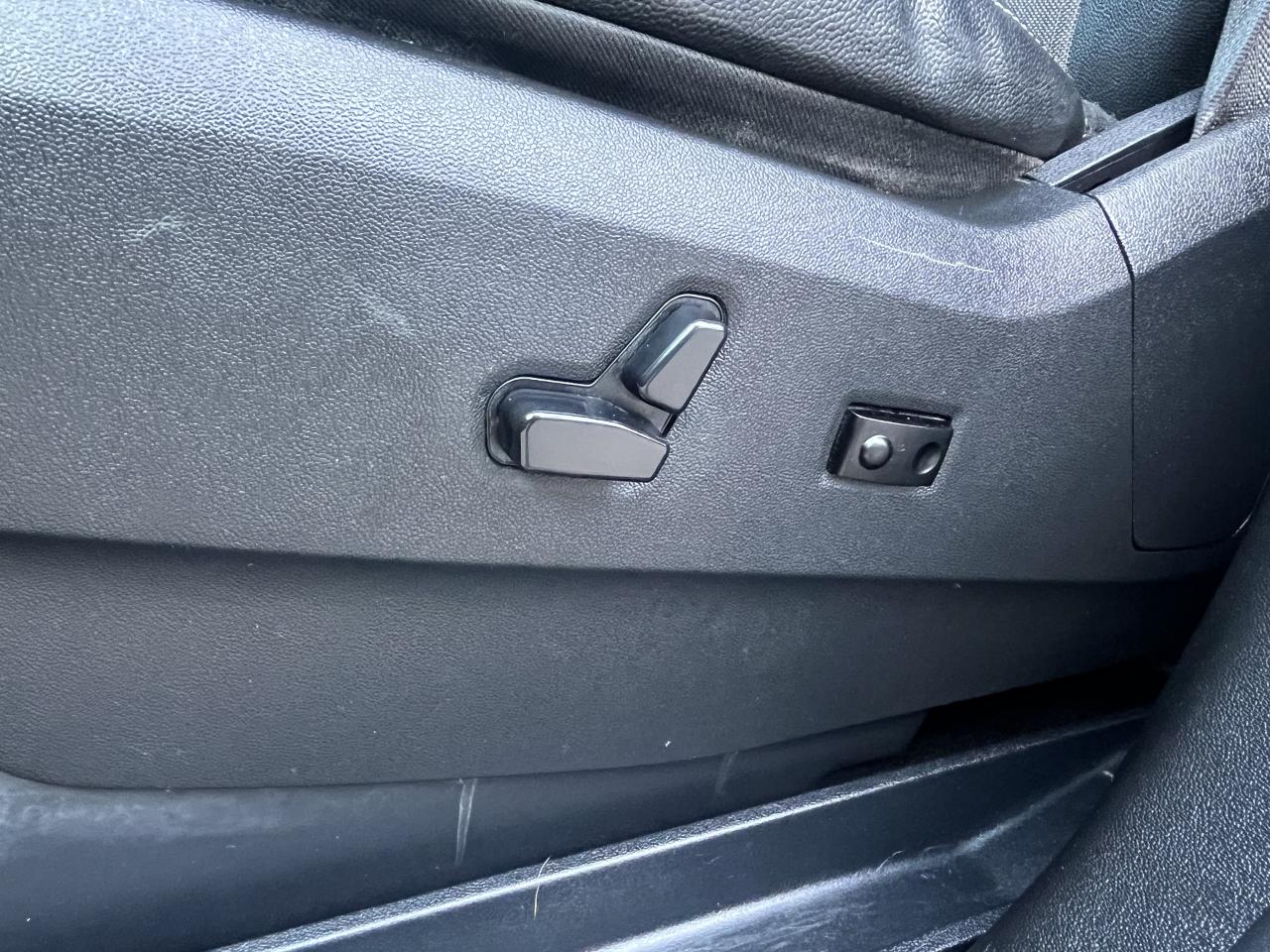 2015 Chrysler Town & Country S Photo