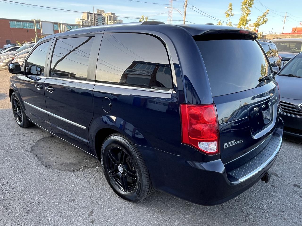2015 Dodge Grand Caravan Crew Plus Photo