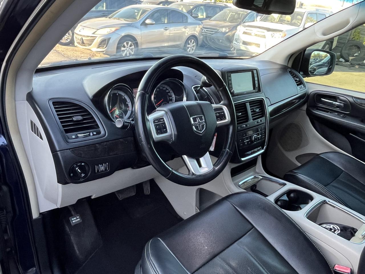 2015 Dodge Grand Caravan Crew Plus Photo