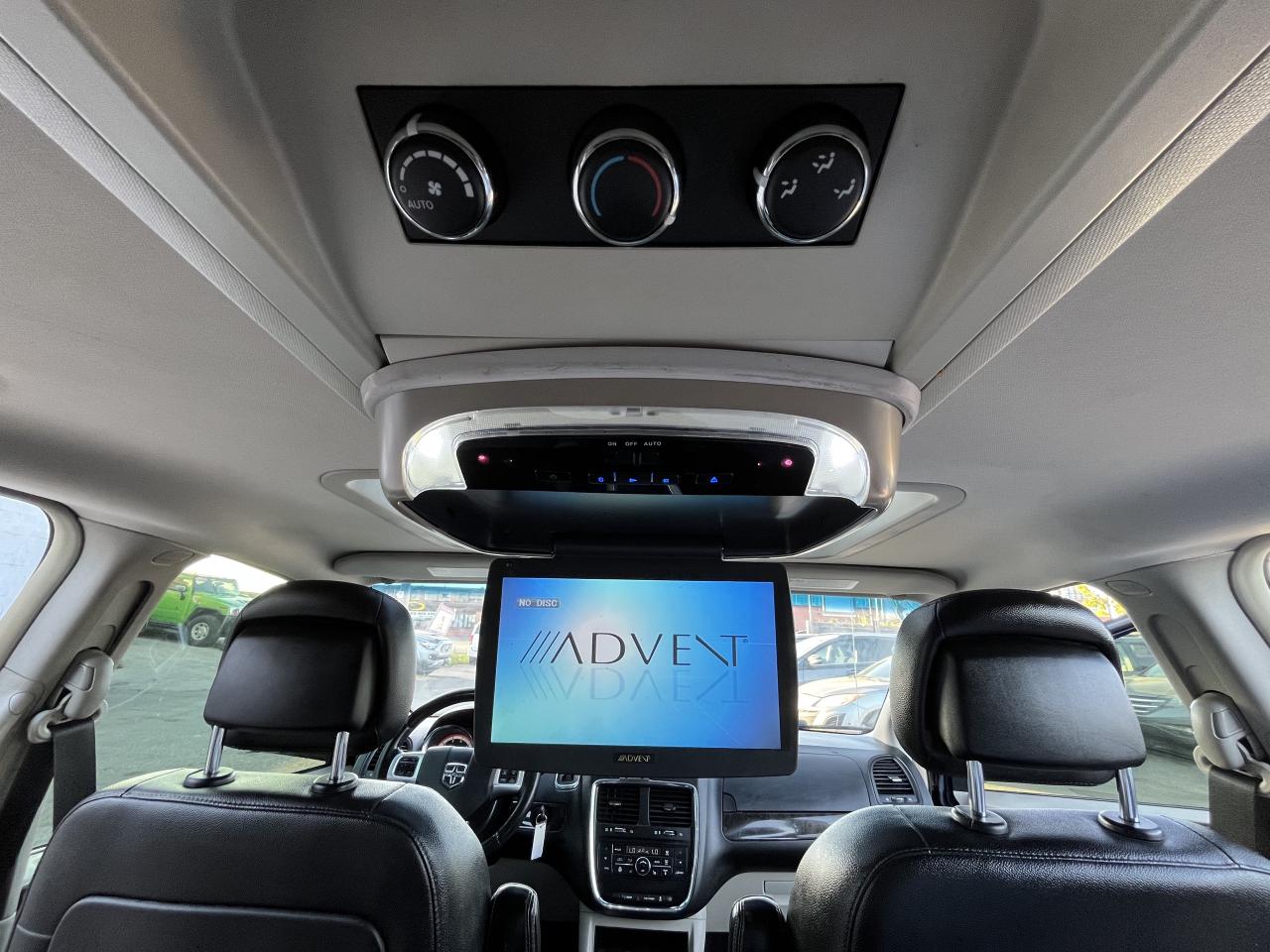 2015 Dodge Grand Caravan Crew Plus Photo