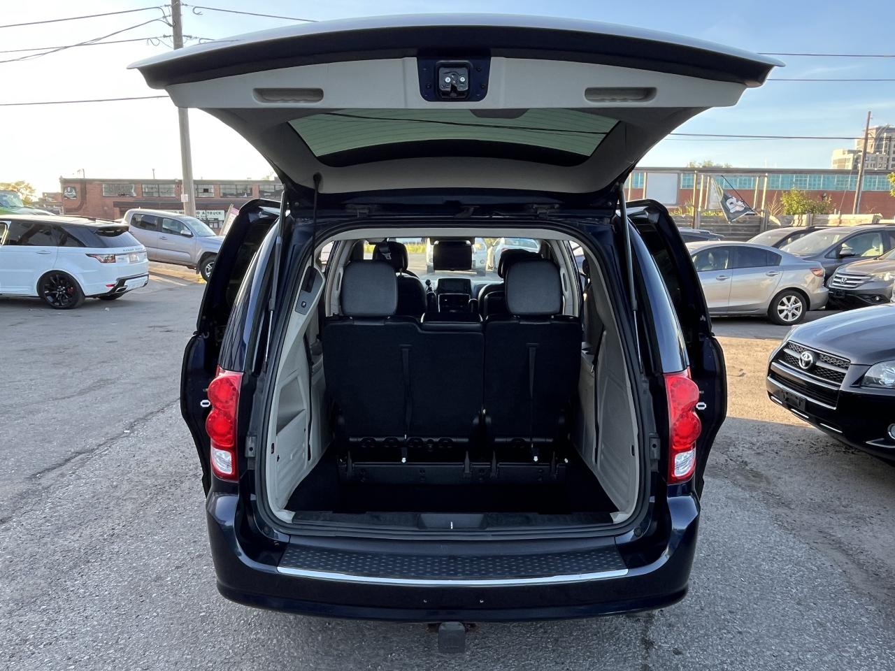 2015 Dodge Grand Caravan Crew Plus Photo