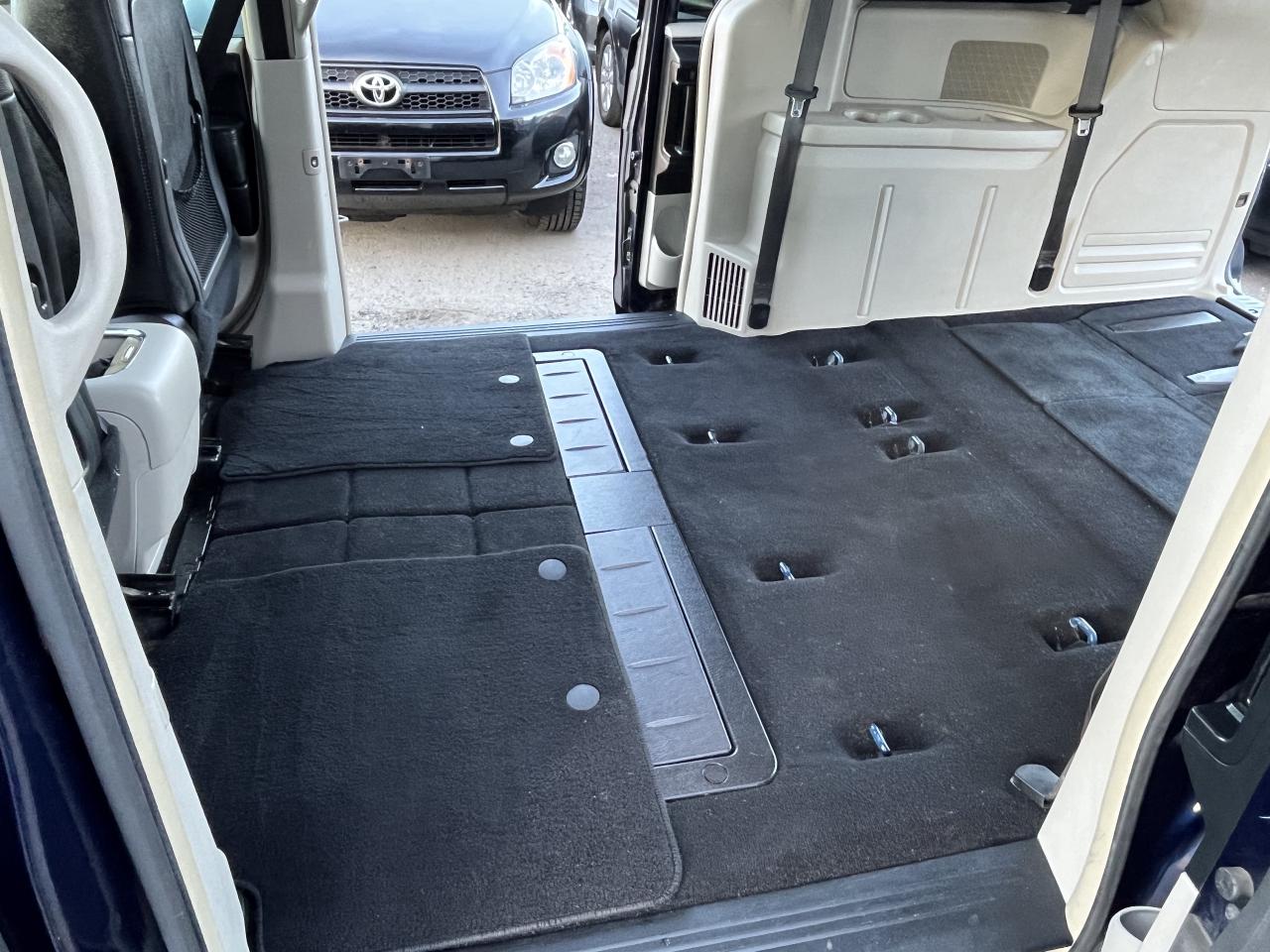 2015 Dodge Grand Caravan Crew Plus Photo