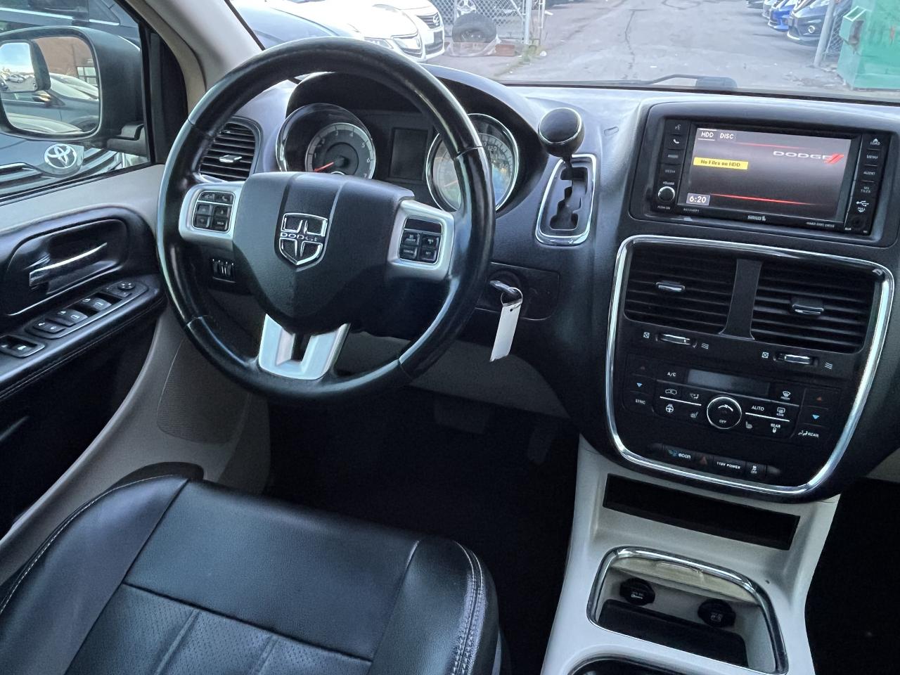 2015 Dodge Grand Caravan Crew Plus Photo