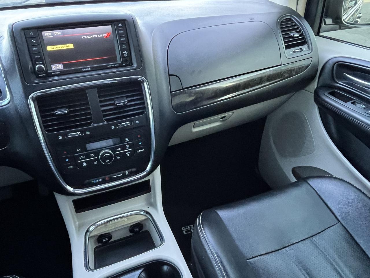 2015 Dodge Grand Caravan Crew Plus Photo