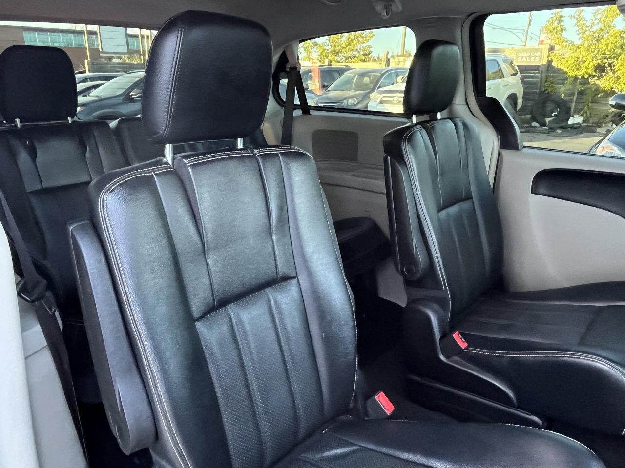 2015 Dodge Grand Caravan Crew Plus Photo