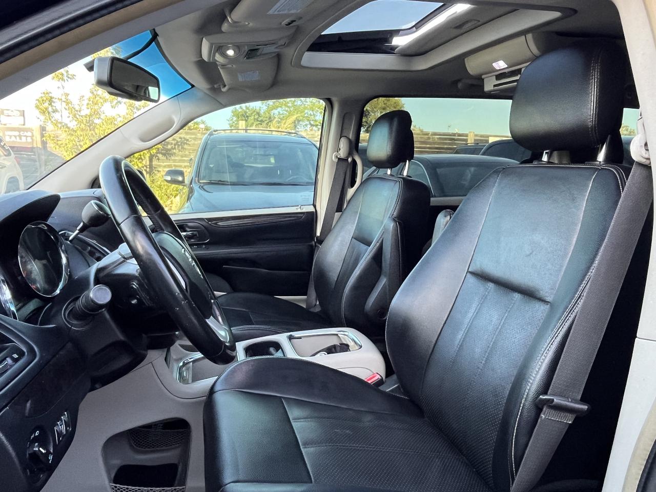 2015 Dodge Grand Caravan Crew Plus Photo