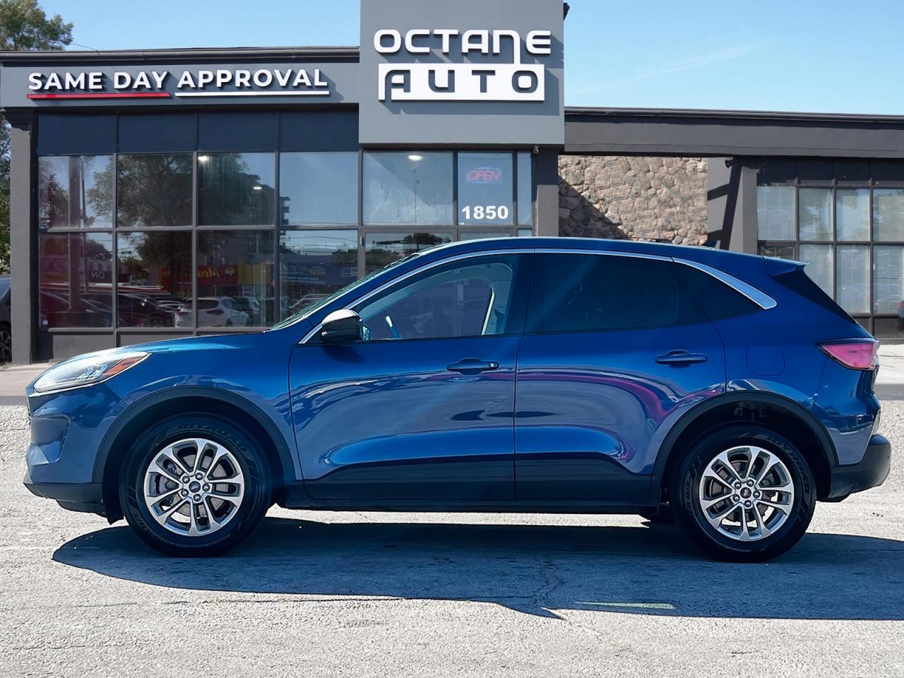 2022 Ford Escape SE AWD Photo2