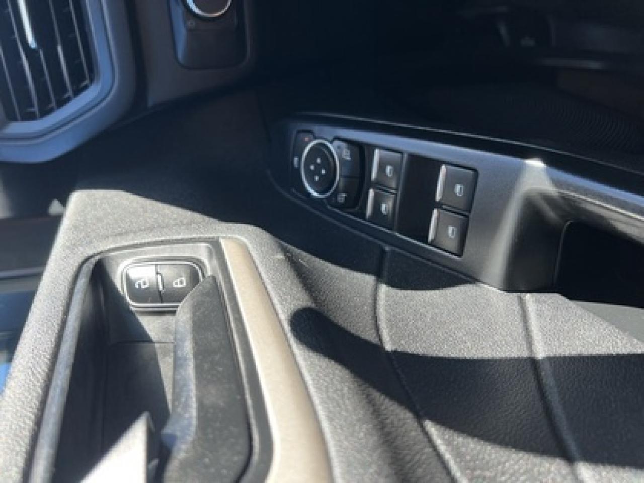 2022 Ford Escape SE AWD Photo