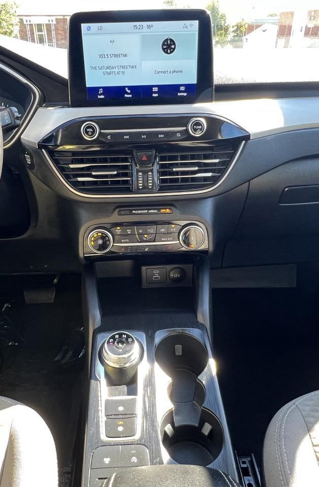 2022 Ford Escape SE AWD Photo