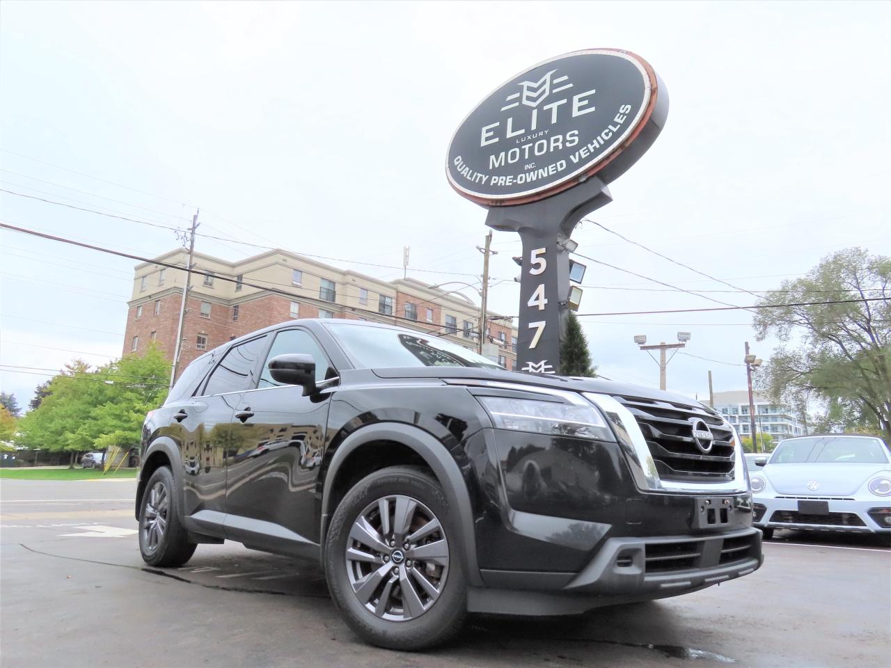 Used 2022 Nissan Pathfinder S 4WD - Blind Spot Monitor - Reverse Camera !! for sale in Burlington, ON