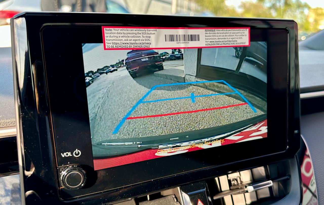 2025 Toyota Corolla Hybrid SE | NO ACCIDENTS | AWD | SUNROOF | LOW KMS Photo