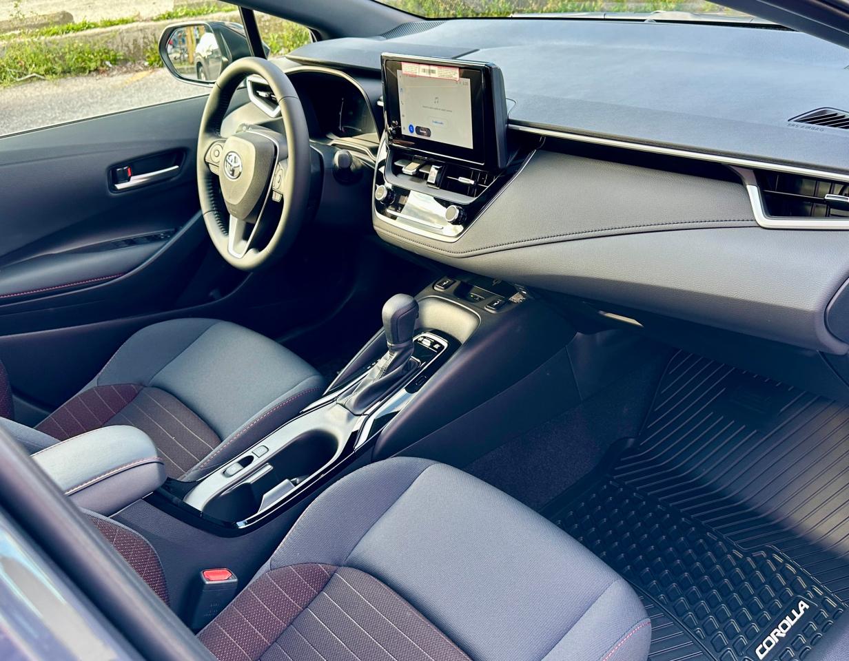 2025 Toyota Corolla Hybrid SE | NO ACCIDENTS | AWD | SUNROOF | LOW KMS Photo
