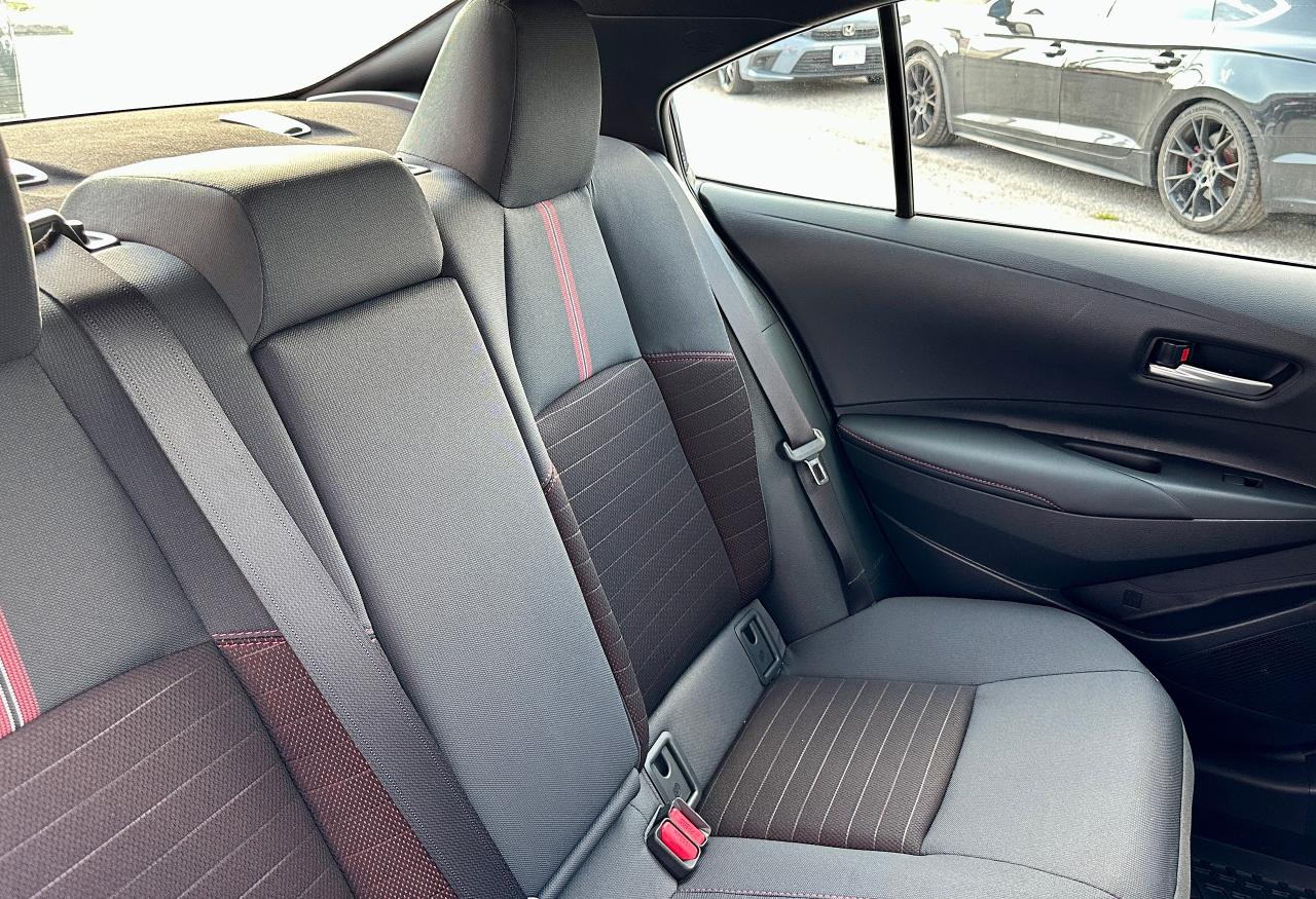 2025 Toyota Corolla Hybrid SE | NO ACCIDENTS | AWD | SUNROOF | LOW KMS Photo