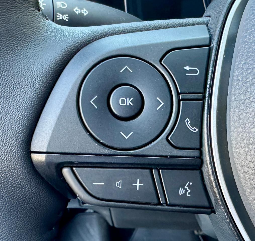 2025 Toyota Corolla Hybrid SE | NO ACCIDENTS | SUNROOF | AWD | LOW KMS Photo