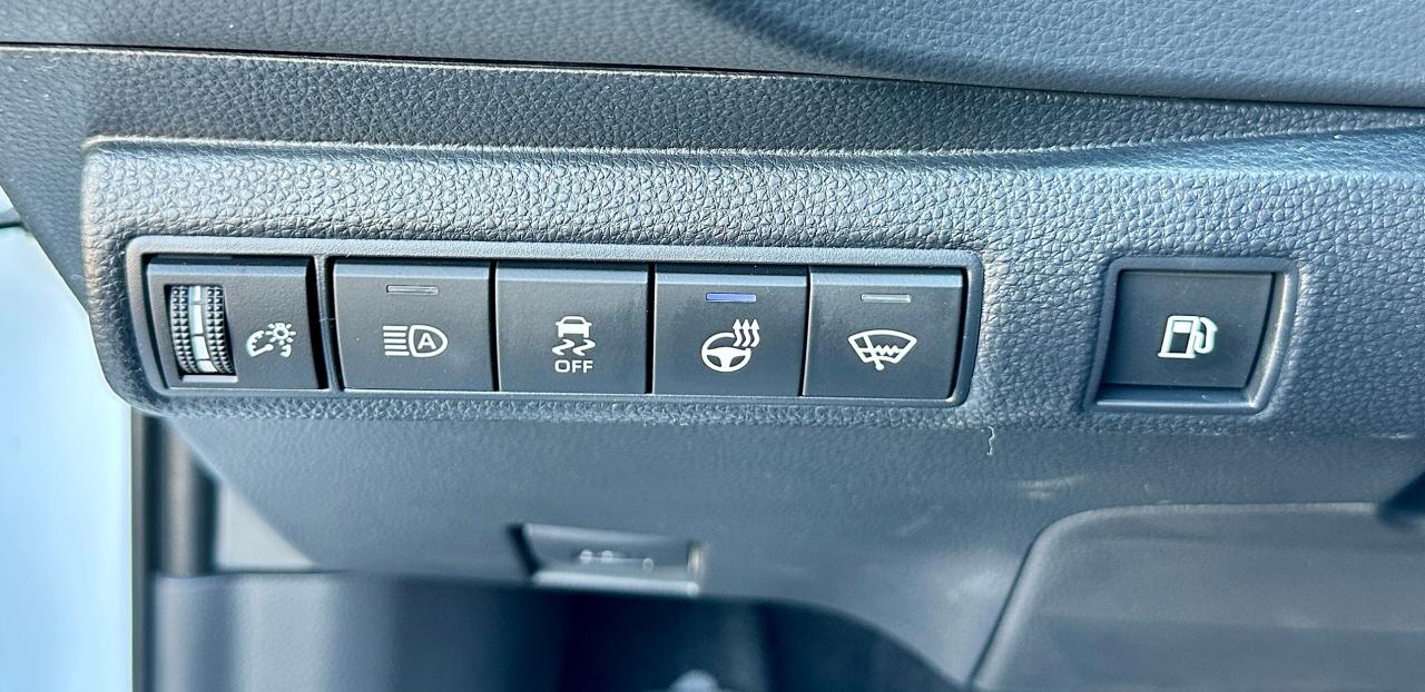 2025 Toyota Corolla Hybrid SE | NO ACCIDENTS | SUNROOF | AWD | LOW KMS Photo