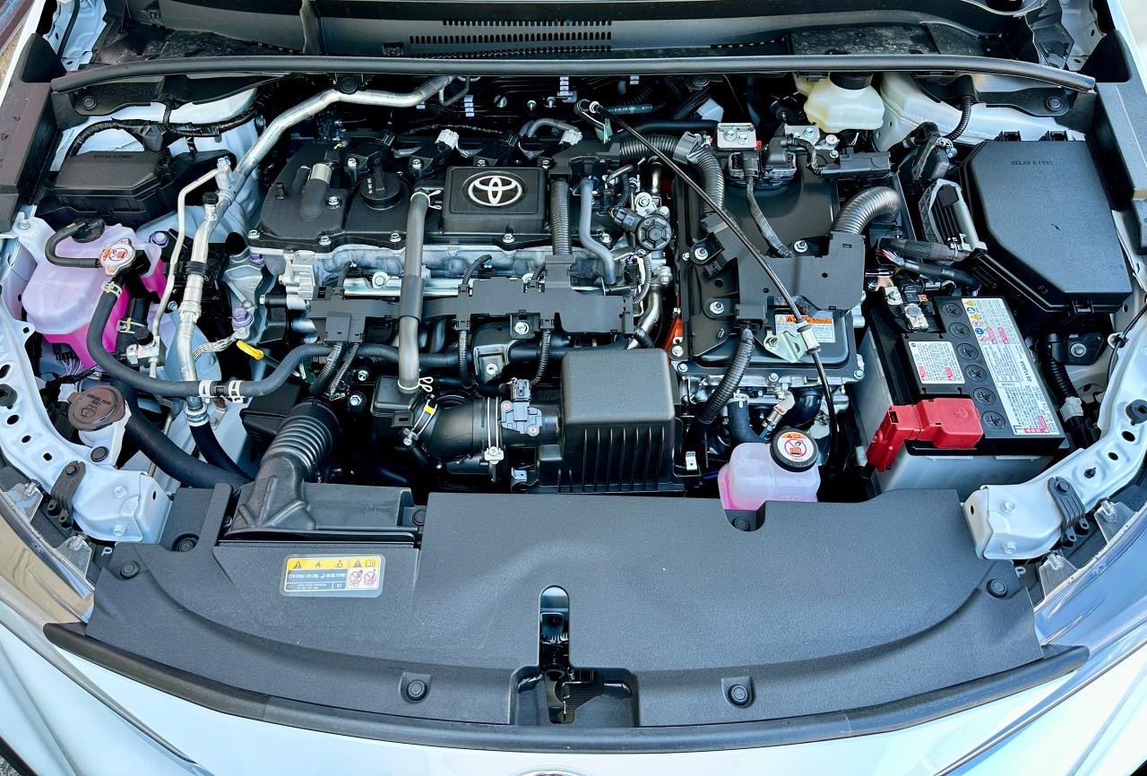 2025 Toyota Corolla Hybrid SE | NO ACCIDENTS | SUNROOF | AWD | LOW KMS Photo