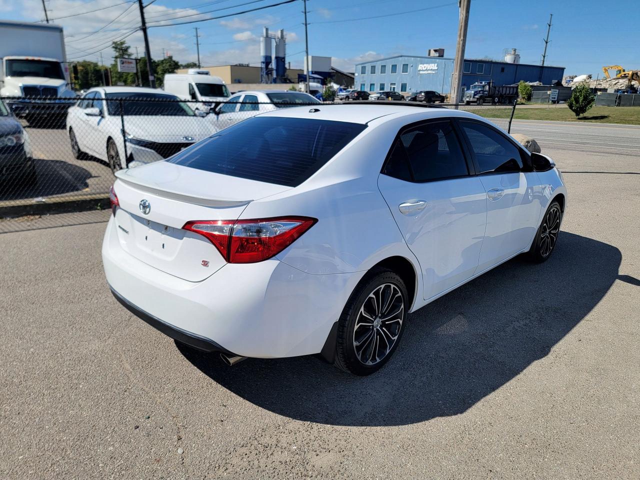 2014 Toyota Corolla S | Leather | Sunroof | Navi | Loaded Photo4