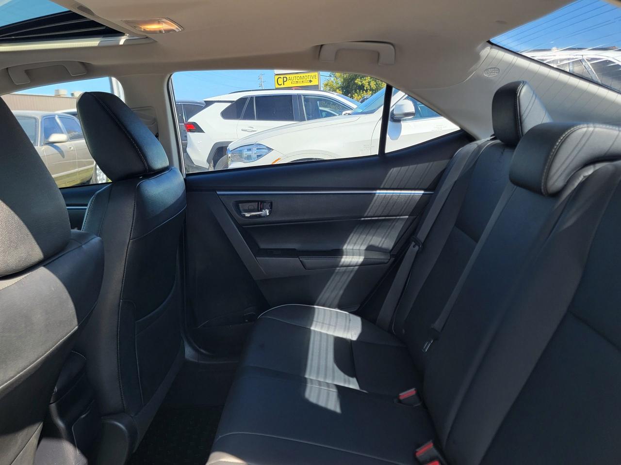2014 Toyota Corolla S | Leather | Sunroof | Navi | Loaded - Photo #14