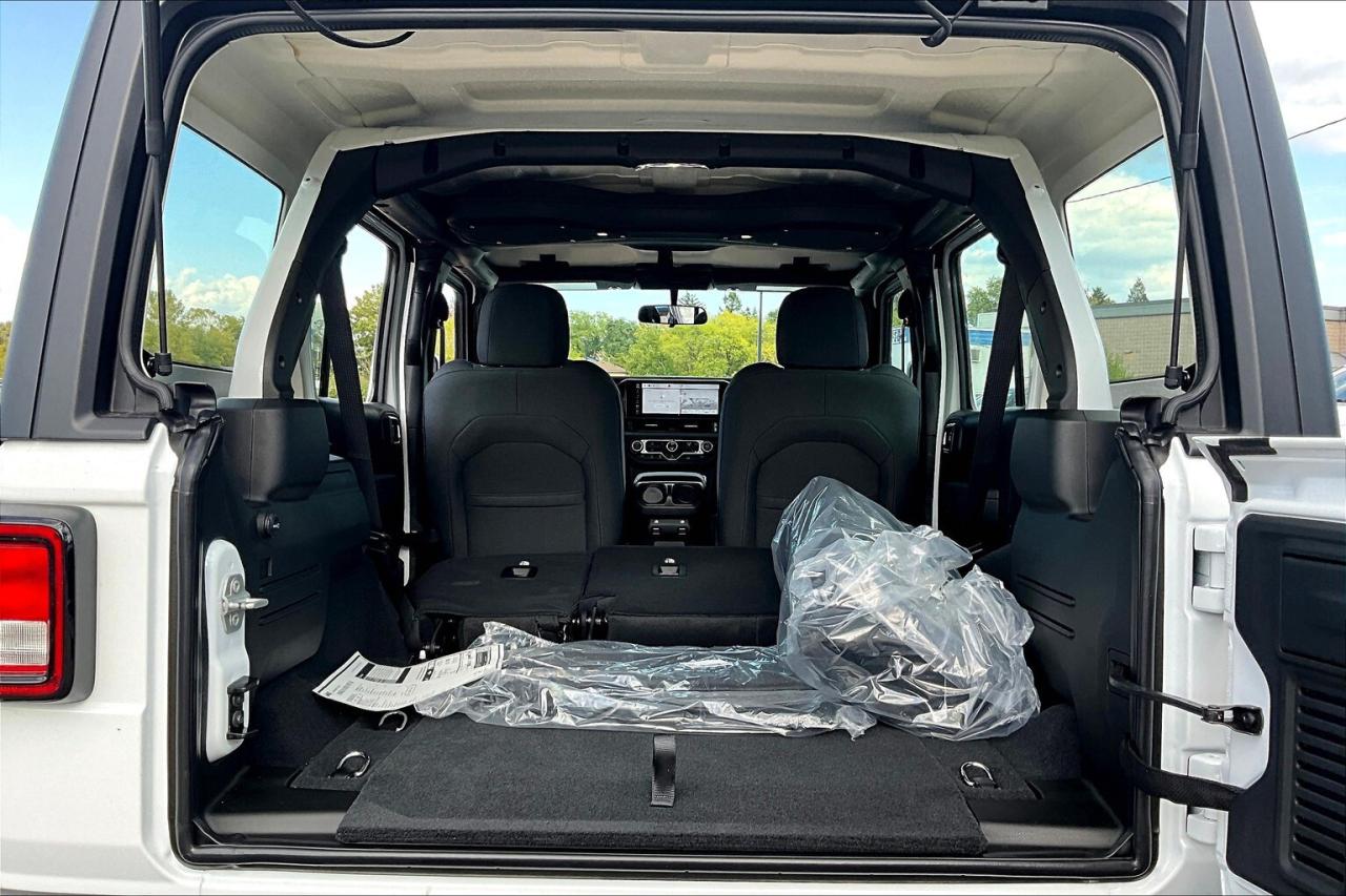 2026 Jeep Wrangler SPORT 4DR | Hardtop | 12" Touchscreen | Carplay Photo