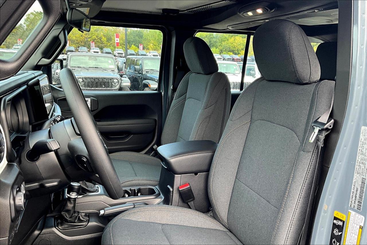 2026 Jeep Wrangler SPORT 4DR | Hardtop | 12" Touchscreen | Carplay Photo