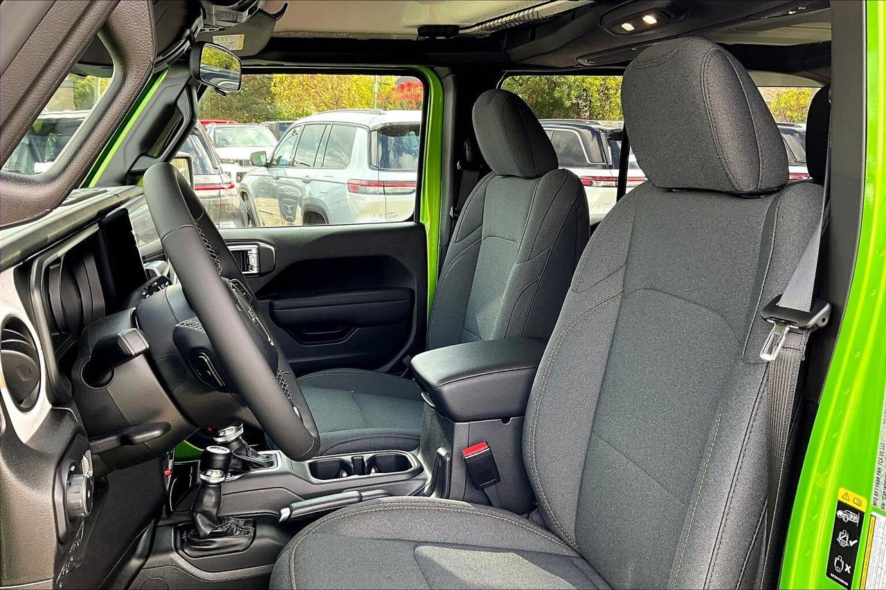 2026 Jeep Wrangler WILLYS 4dr | Hardtop | Tech & Conv Grp | Mojito Photo