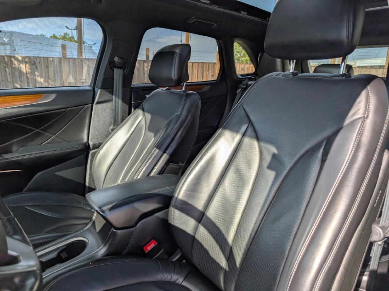 2018 Lincoln MKC Reserve AWD  **COOLED SEATS - SUNROOF** Photo