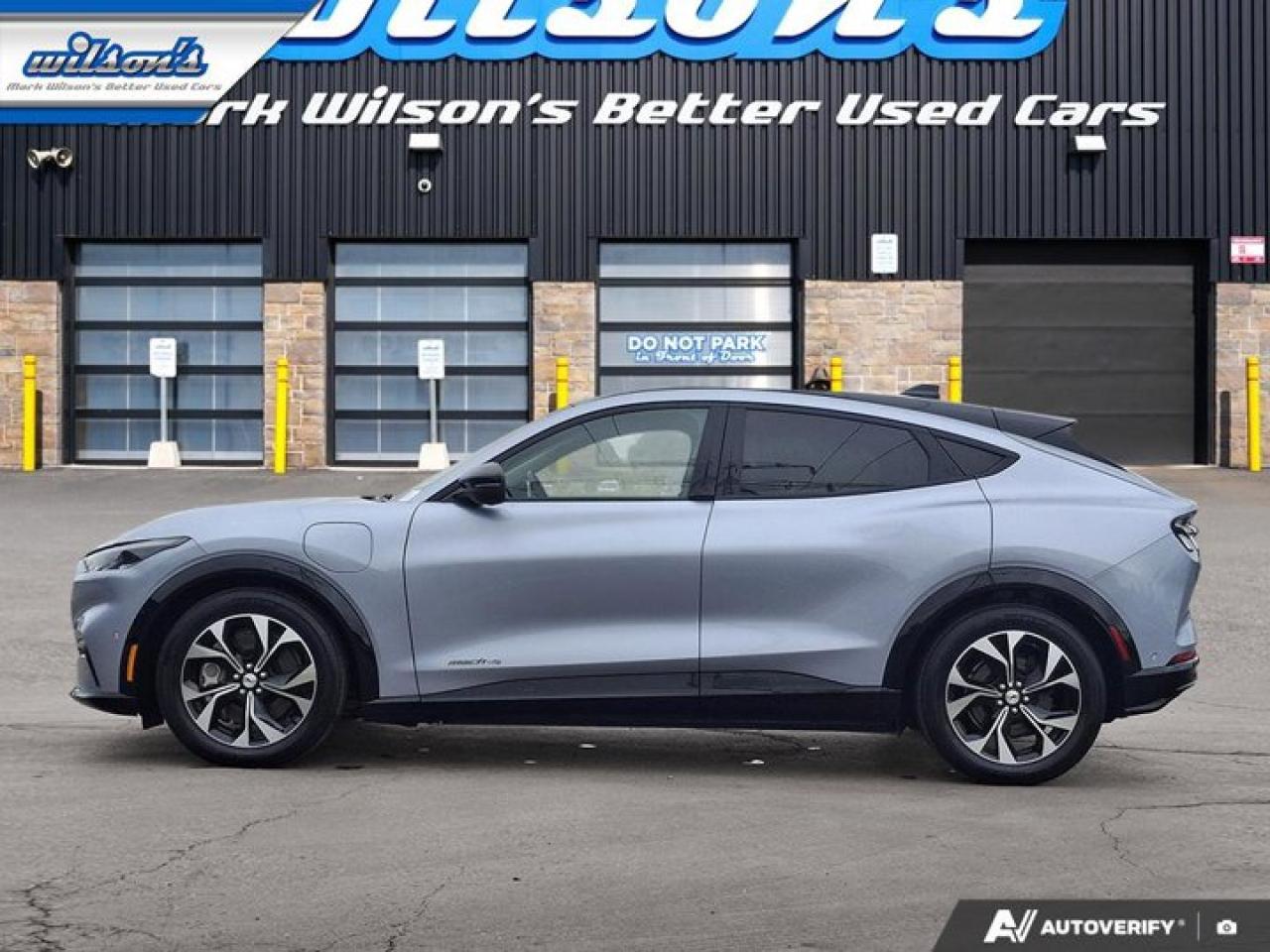 2022 Ford Mustang Mach-E Premium AWD | Leather | Glass Roof | 360 Camera | Heated Seats | CarPlay + Android | and More ! Photo