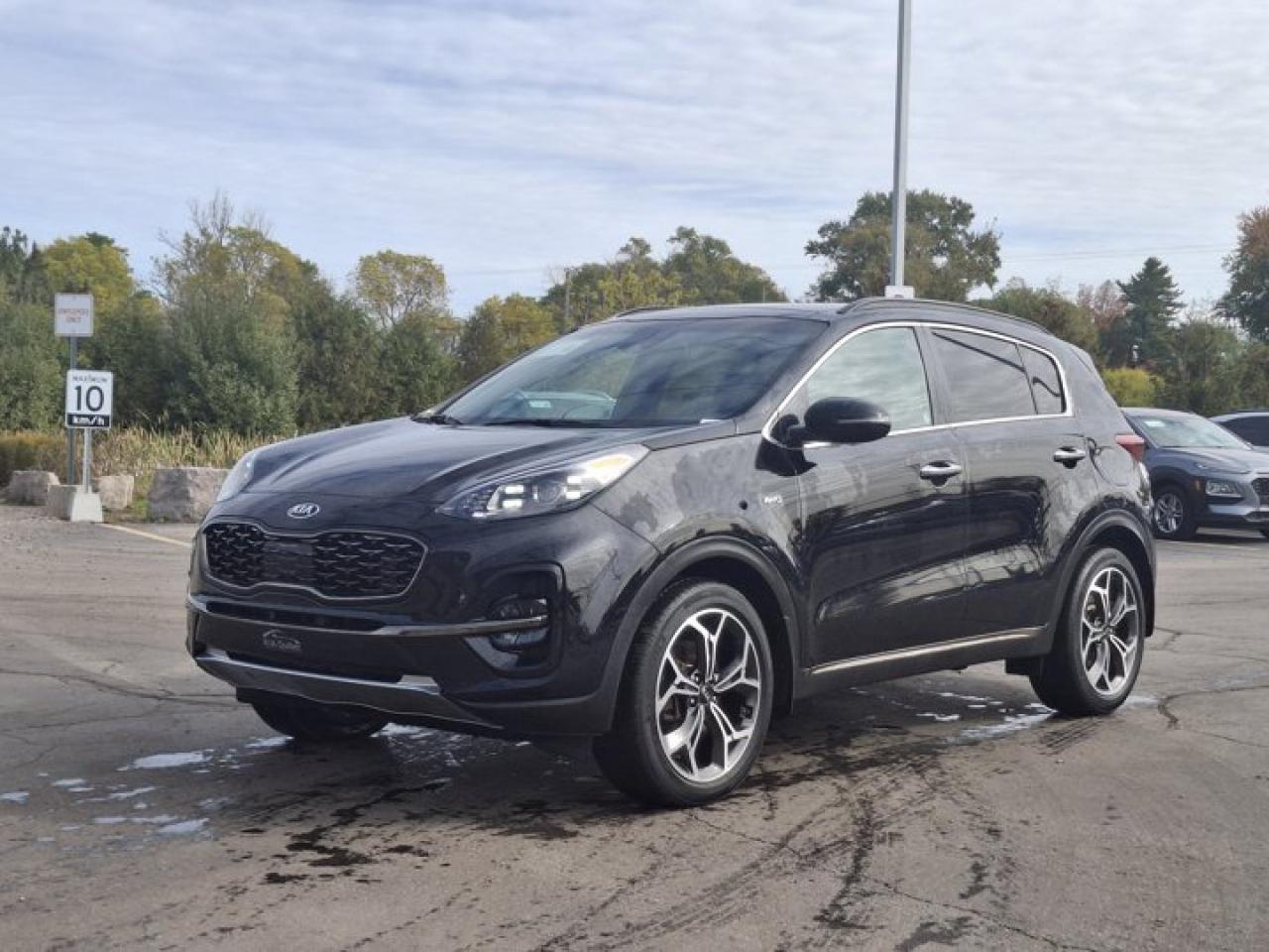 Used 2020 Kia Sportage SX AWD | Leather | Pano Roof | Nav | Heated & Cooled Seats | CarPlay | Android Auto | and More ! for sale in Guelph, ON