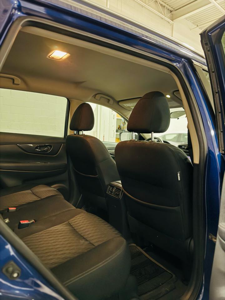 2017 Nissan Rogue SV - Photo #16