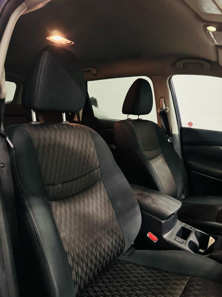 2017 Nissan Rogue SV - Photo #19