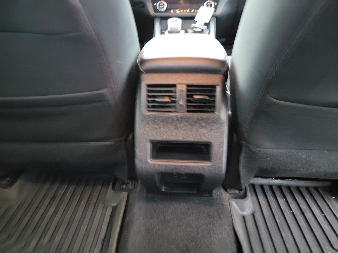 2022 Mitsubishi Outlander ES Photo